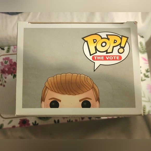 Funko Pop! Donald Trump #02; 2016 Presidential Candidate & 45th President - Picture 6 of 8